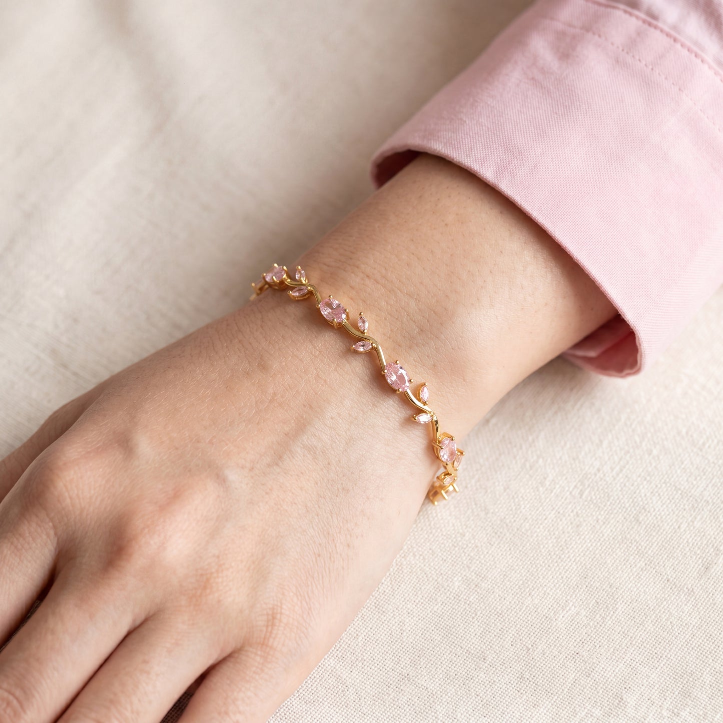 Crystal Tulip Bracelet (Light Pink)