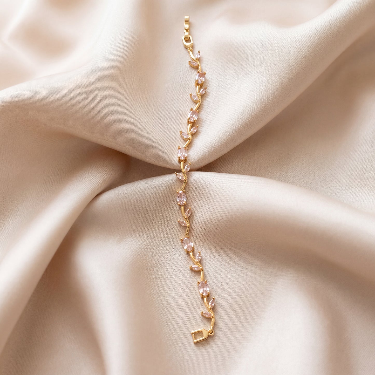 Crystal Tulip Bracelet (Light Pink)